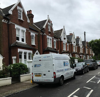 Clearing blocked drains at Weir Road, Balham SW12